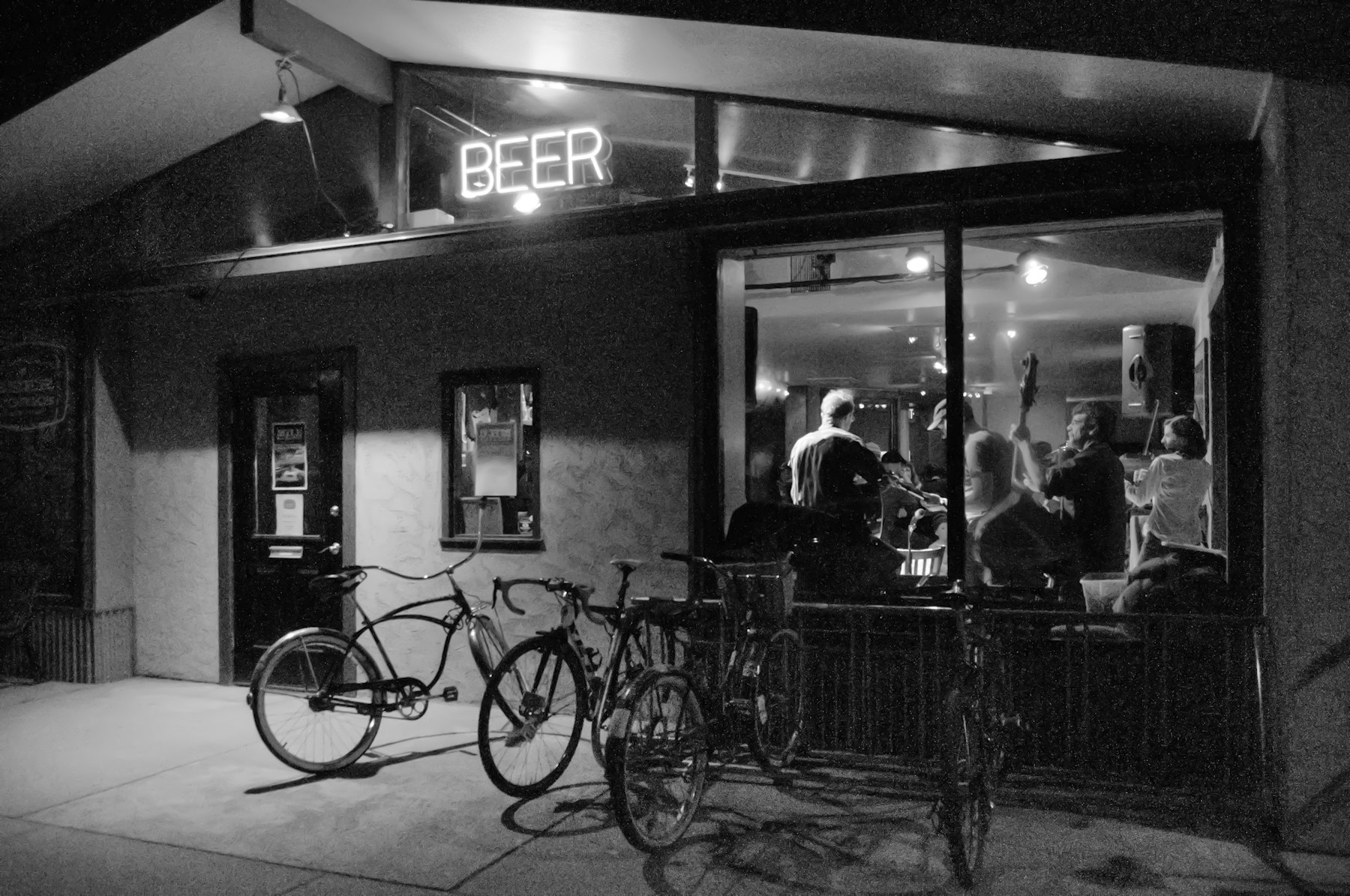 HELL ROARING STRING BAND